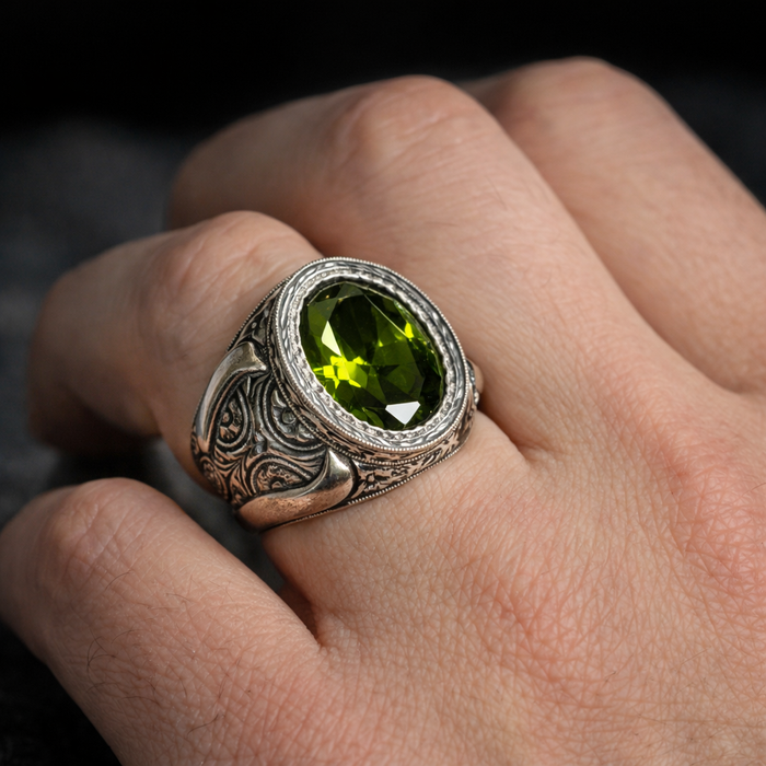 925 Solid Silver Peridot Gemstone Ottoman Style Engraved Ring